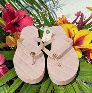 NWT Tory Burch Light Pink Rubber Sandals Size-8